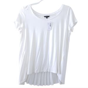 NEW RW&CO White Short Sleeves Blouse Medium, Accordion Pleated Back Casual Top